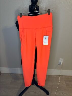 Old Navy Neon Orange High-Rise 7/8 Elevate Leggings Size Small NWT